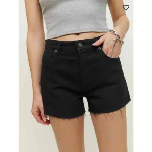 NWT Reformation Charlie High Rise Jean Short - Black Denim Cut-Off Shorts Sz 25