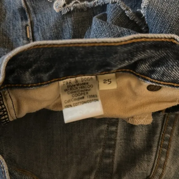 Rag &amp; Bone Women's Cooper Distressed Walking Shorts Denim Jean Shorts Sz 25