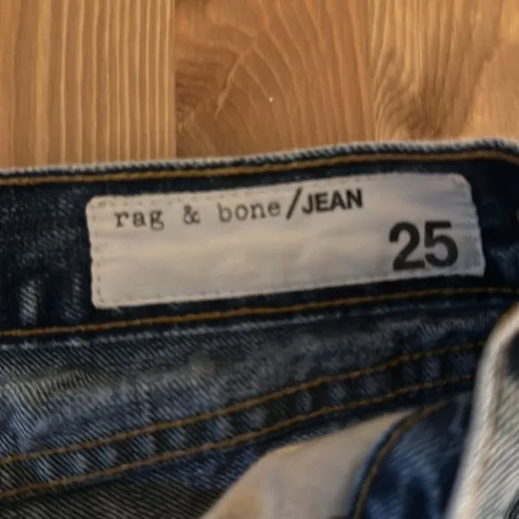 Rag &amp; Bone Women's Cooper Distressed Walking Shorts Denim Jean Shorts Sz 25