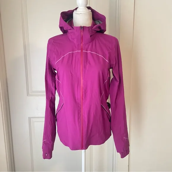RARE Lululemon Regal Plum Runaway Lightweight Jacket Size 6