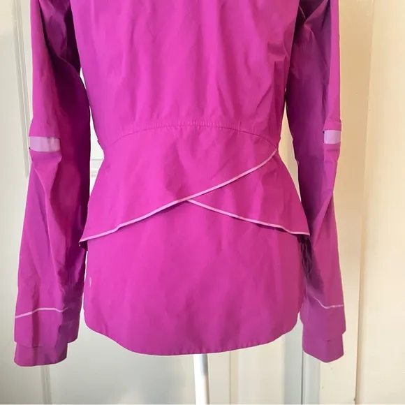 RARE Lululemon Regal Plum Runaway Lightweight Jacket Size 6
