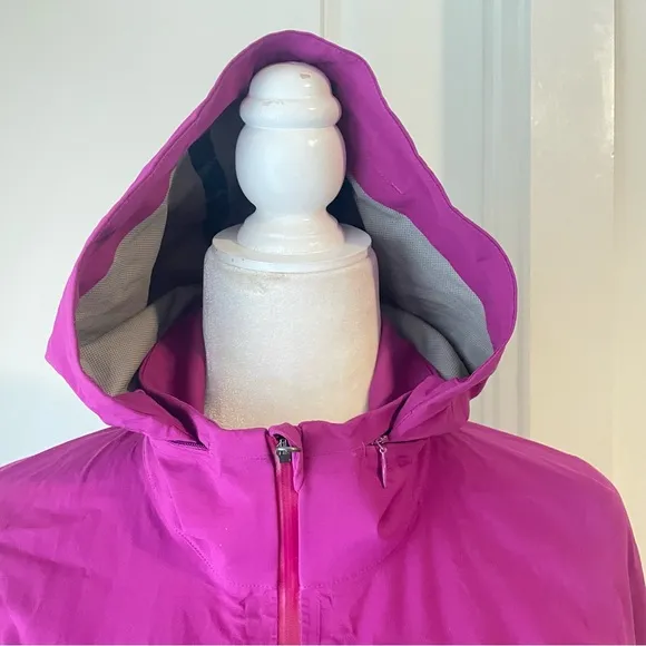 RARE Lululemon Regal Plum Runaway Lightweight Jacket Size 6