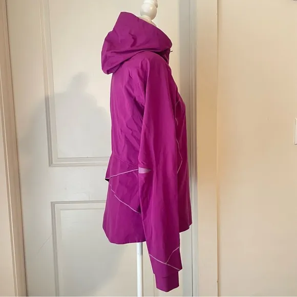 RARE Lululemon Regal Plum Runaway Lightweight Jacket Size 6