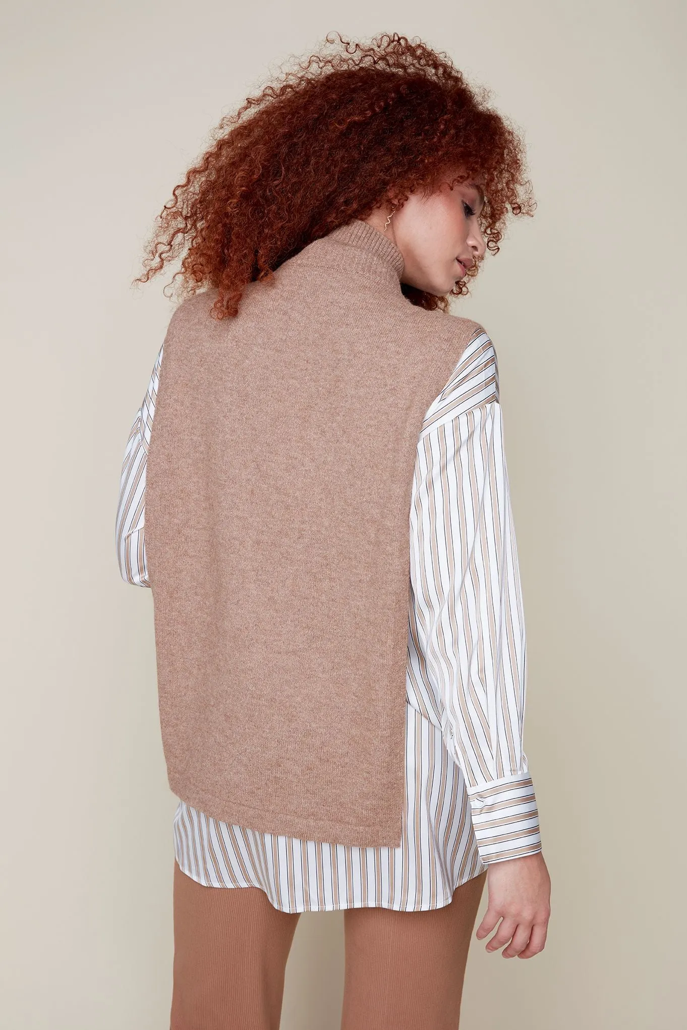 Renuar Sleeveless Turtleneck Sweater