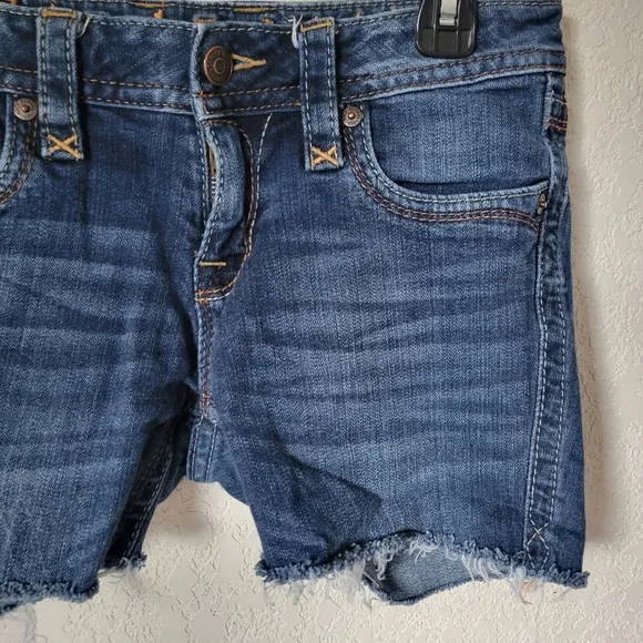 ROCK REVIVAL Jessica Cut Off Denim Jean Shorts Size 28