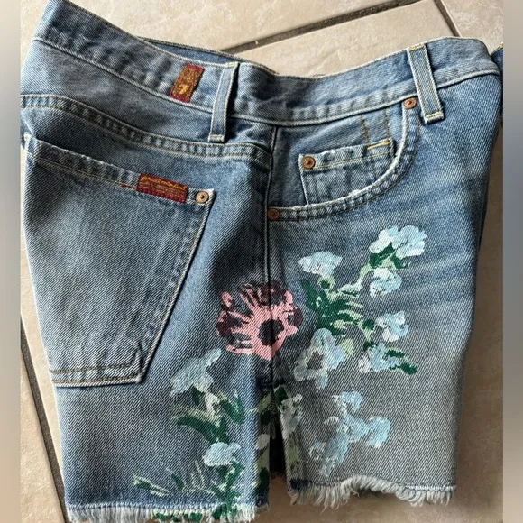 Shorts/ Denim/ 7 for all mankind/ New/25