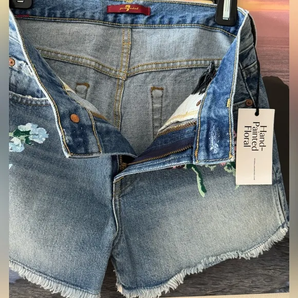 Shorts/ Denim/ 7 for all mankind/ New/25