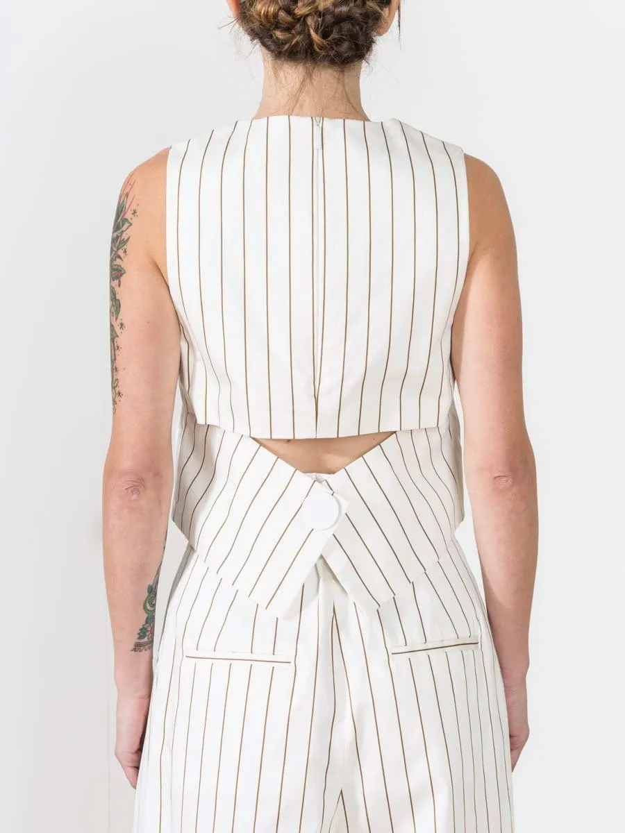 sleeveless top
