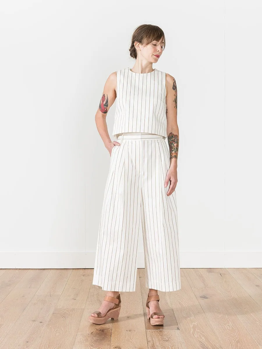 sleeveless top