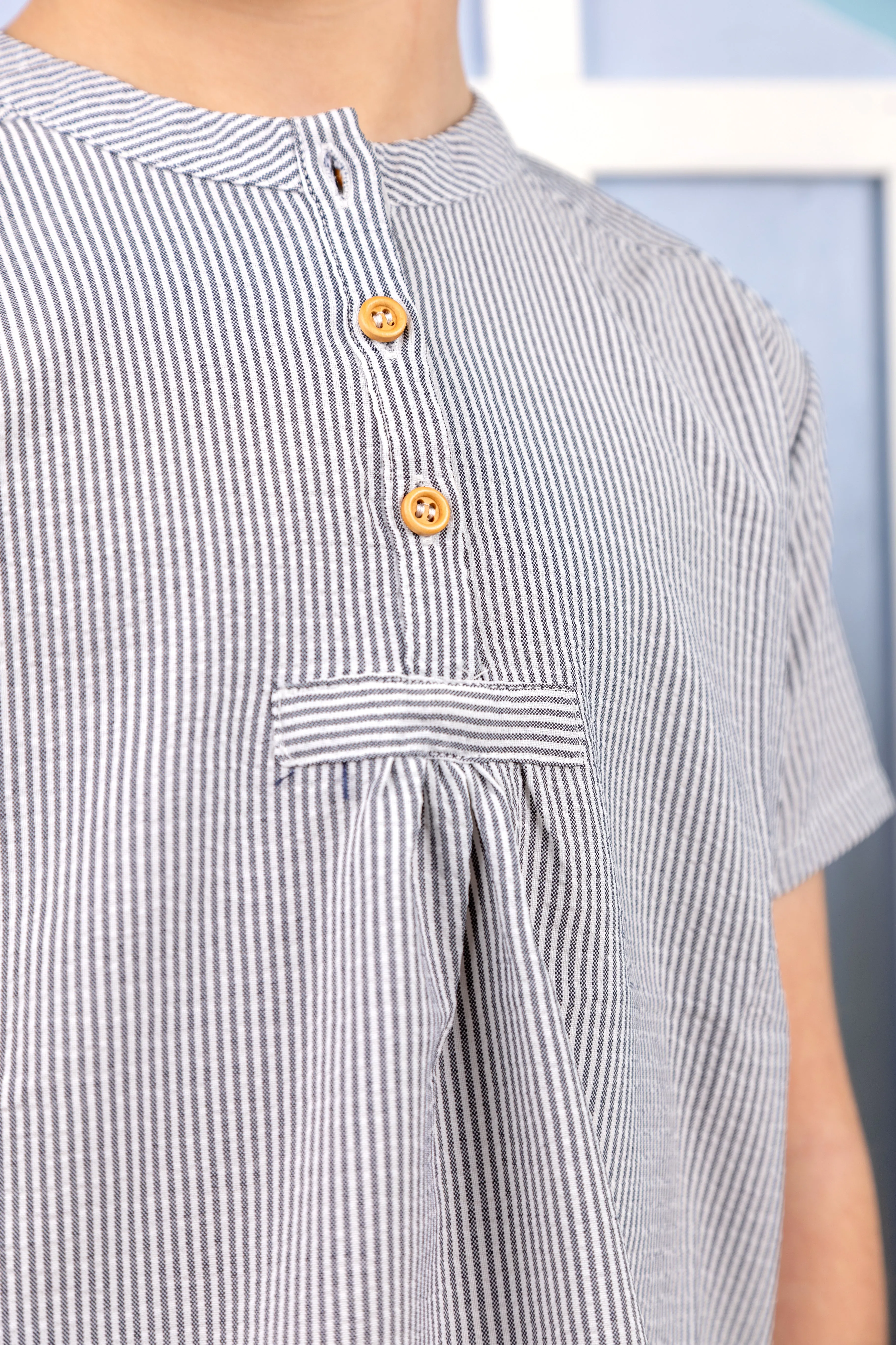 Striped seersucker navy shirt by Belati