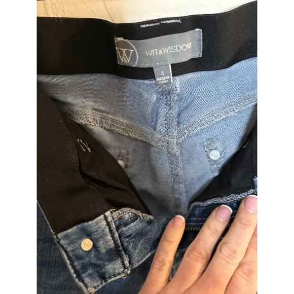 Wit &amp; Wisdom Ab Solution Denim Shorts Size 4