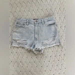 Women’s Abercrombie high-rise shorts