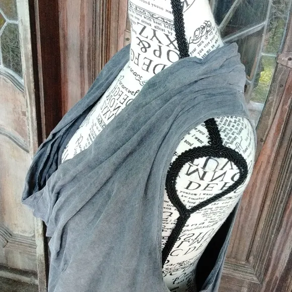 Women's EUC Tina  Jo Gray Cowl neck Midi Shift Dress Size M