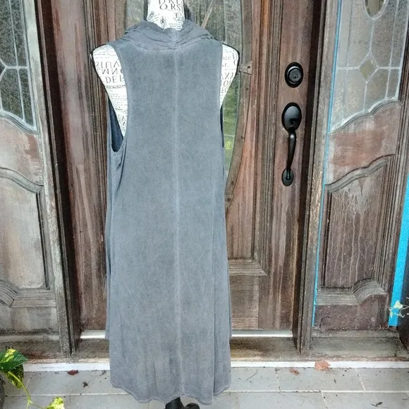 Women's EUC Tina  Jo Gray Cowl neck Midi Shift Dress Size M