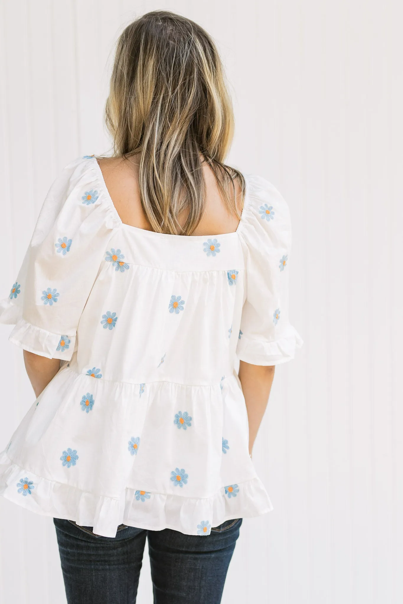 X Scattered Daisy Top