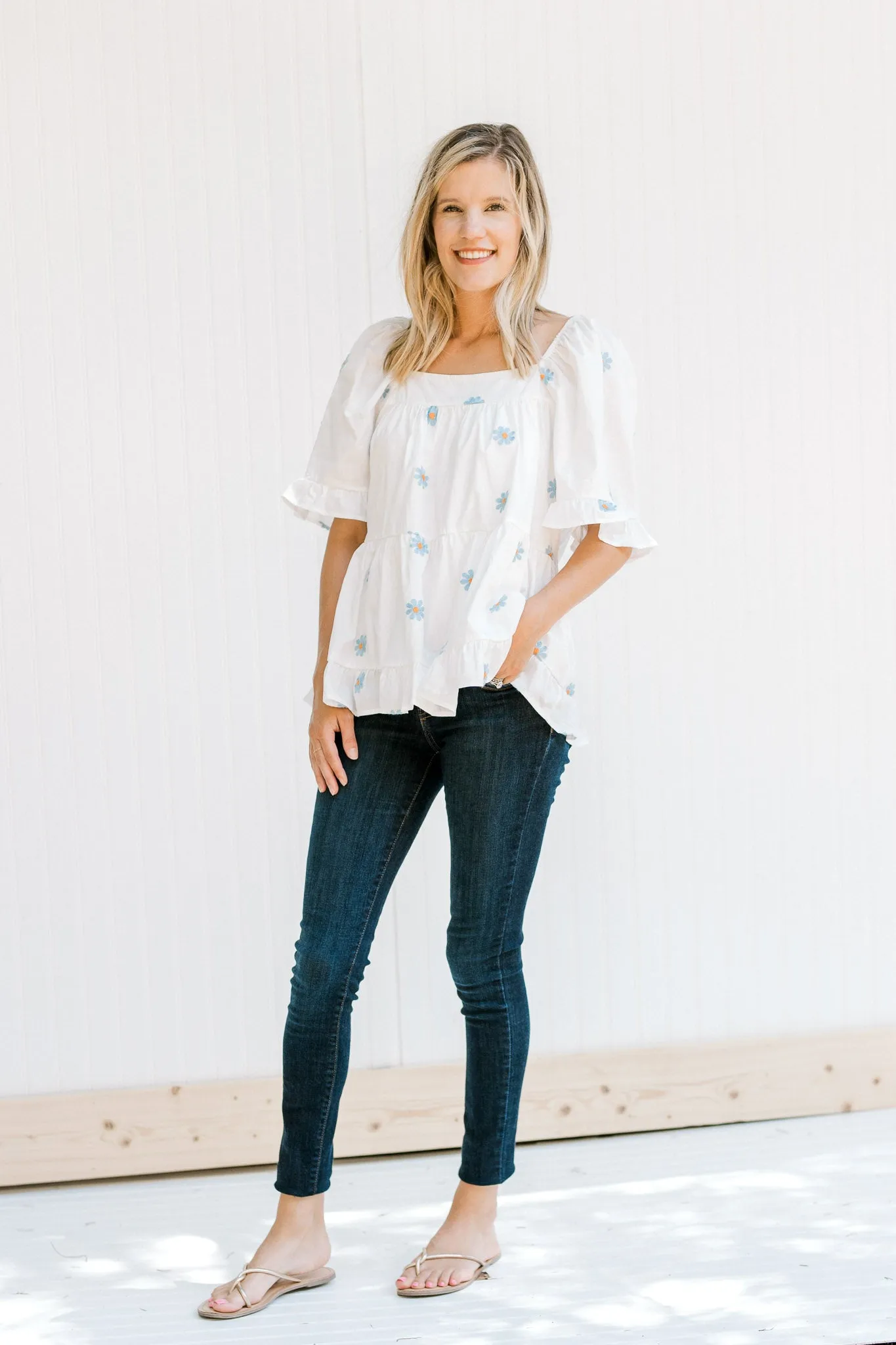 X Scattered Daisy Top